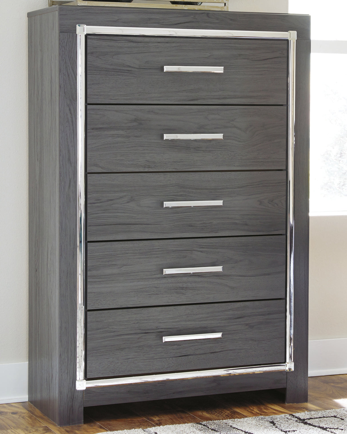 Lodanna Full Panel Bed with 2 Storage Drawers with Mirrored Dresser and Chest in Gray - PKG003615