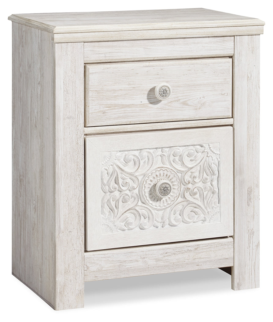 Paxberry Queen Panel Bed with Mirrored Dresser and Nightstand in Whitewash - PKG014130