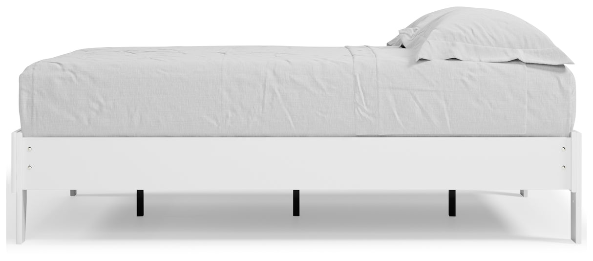 Piperton Full Platform Bed with Dresser and Chest in White from Ashley - Luna Furniture