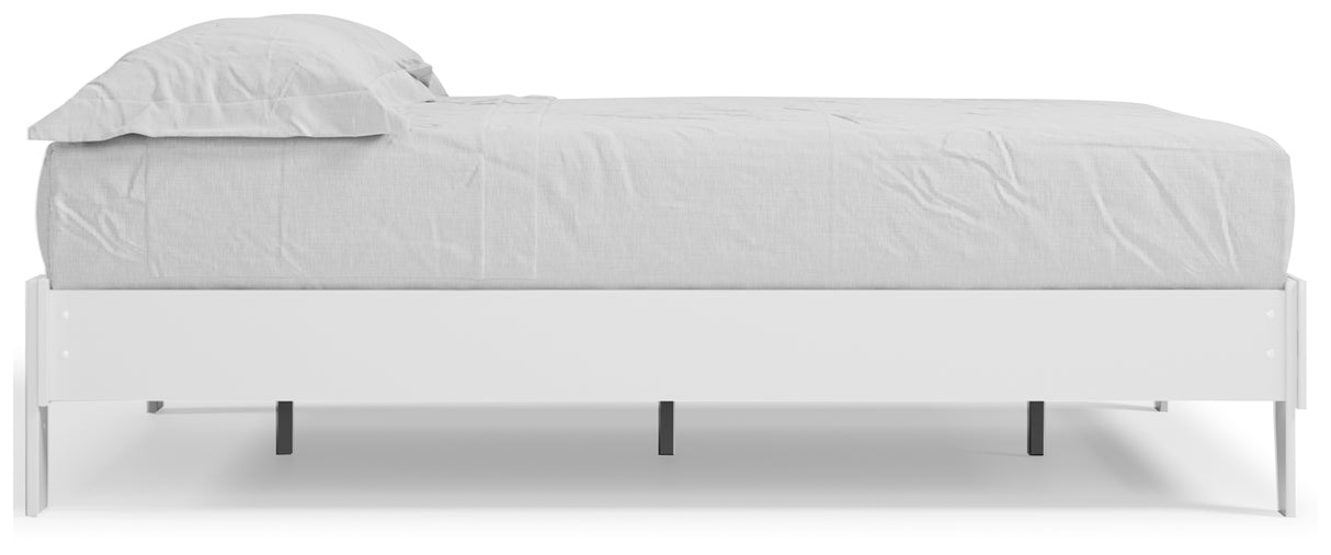 Piperton Queen Platform Bed with Dresser and 2 Nightstands in White from Ashley - Luna Furniture