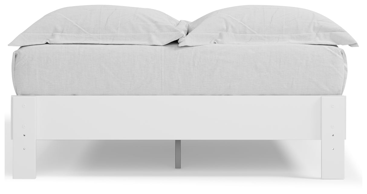 Piperton Queen Platform Bed with Dresser and 2 Nightstands in White from Ashley - Luna Furniture