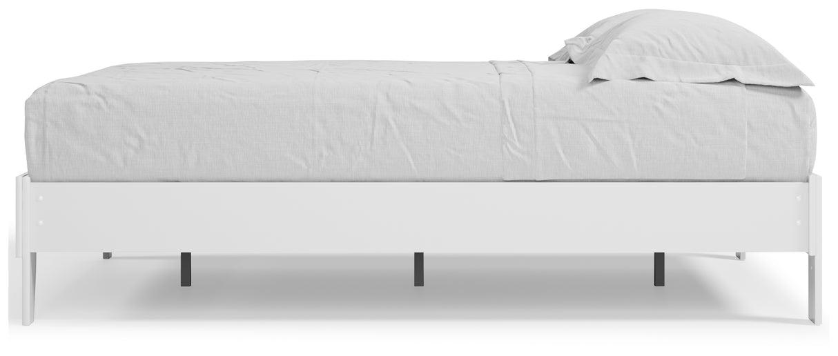 Piperton Queen Platform Bed with Dresser and 2 Nightstands in White from Ashley - Luna Furniture