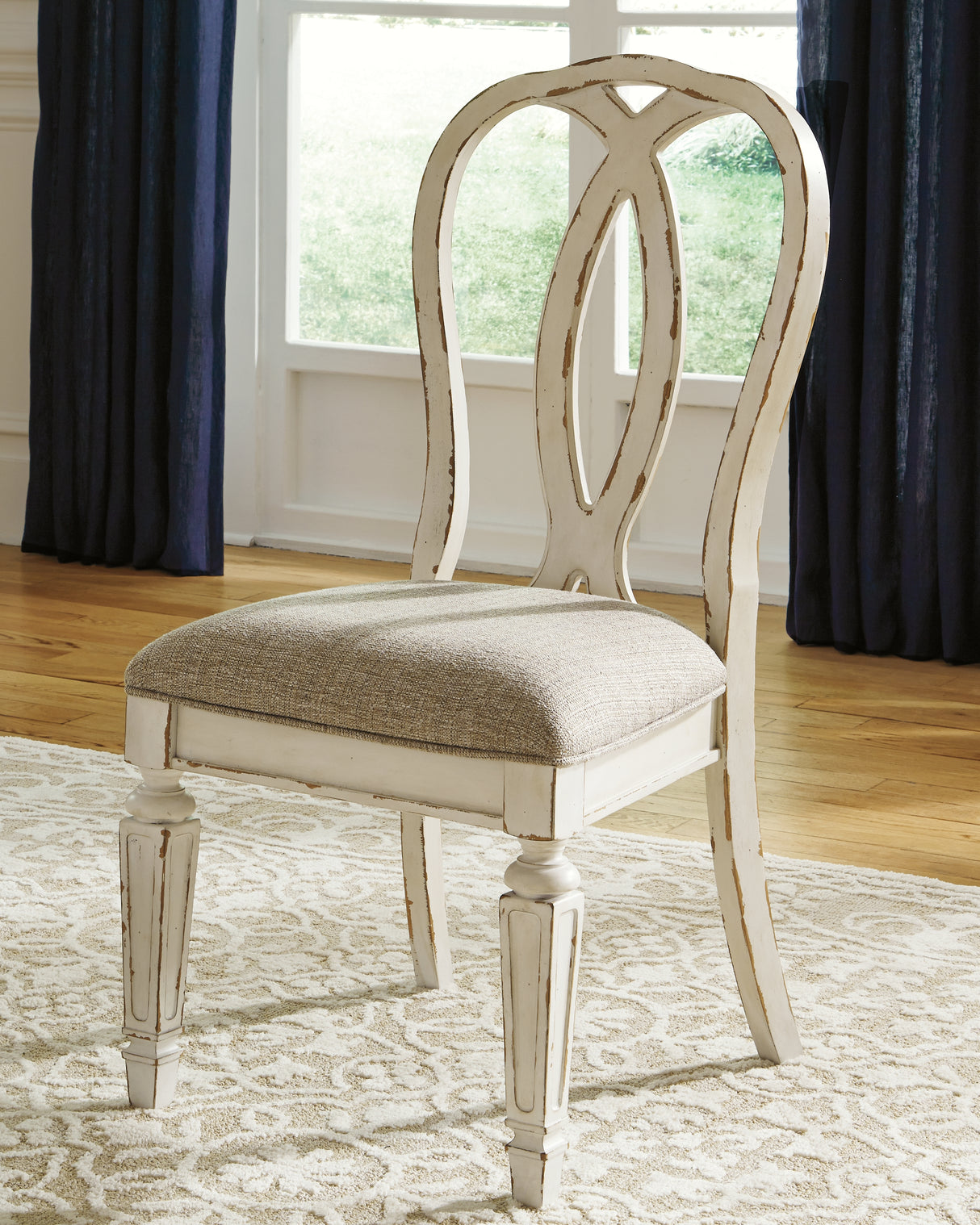 Realyn Dining Table and 4 Chairs in Chipped White - PKG002223