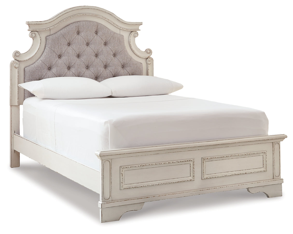 Realyn Full Panel Bed with Mirrored Dresser and Chest in Chipped White - PKG006728