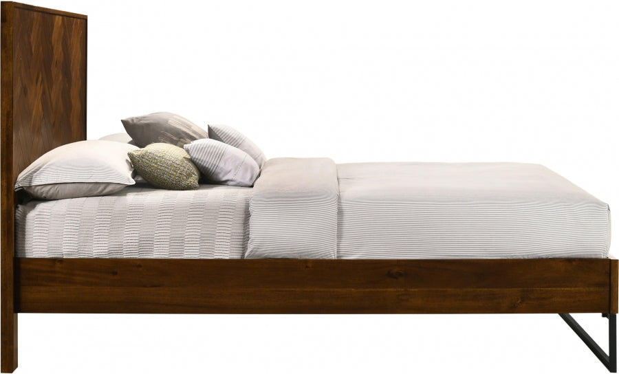 Reed Wood Queen Bed (3 Boxes) in Brown from Meridian - Luna Furniture