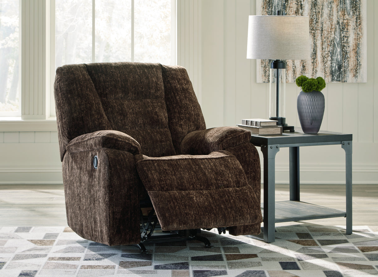 Soundwave Sofa, Loveseat and Recliner in Chocolate - PKG015549