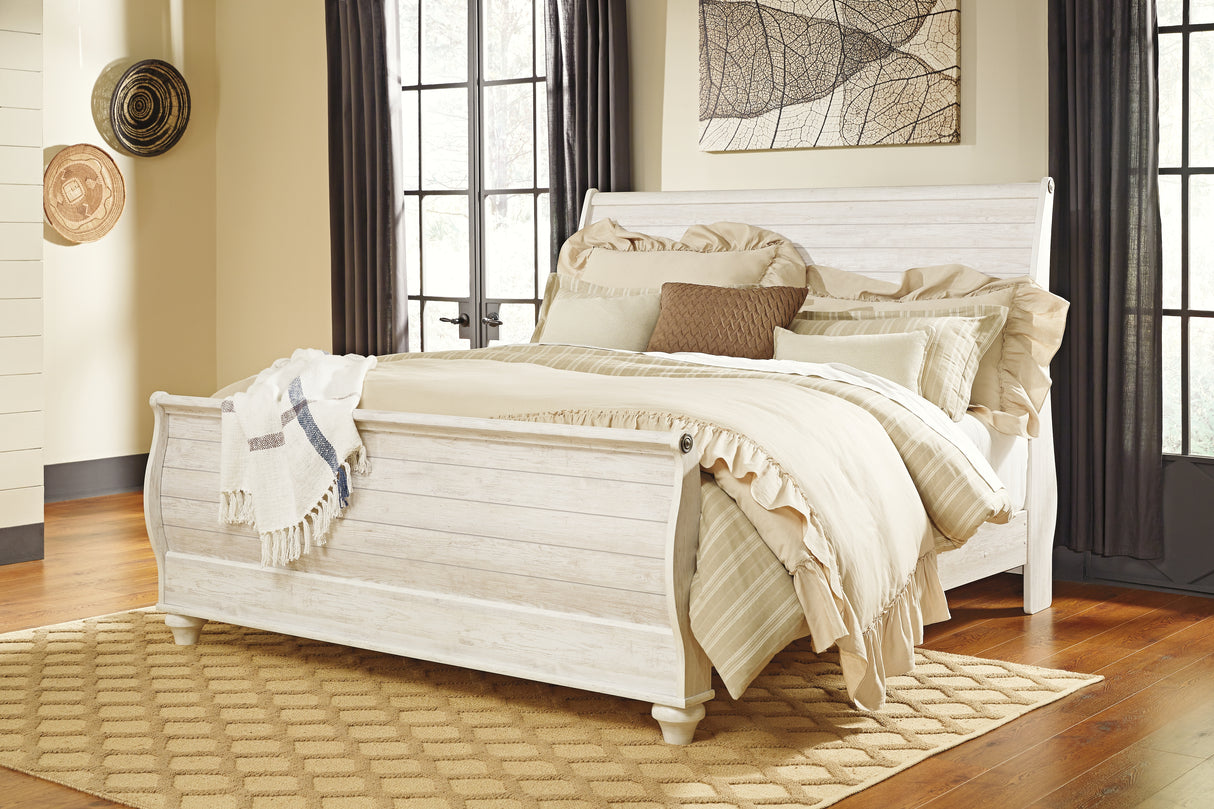 Willowton King Sleigh Bed with Mirrored Dresser and Chest in Whitewash - PKG004383