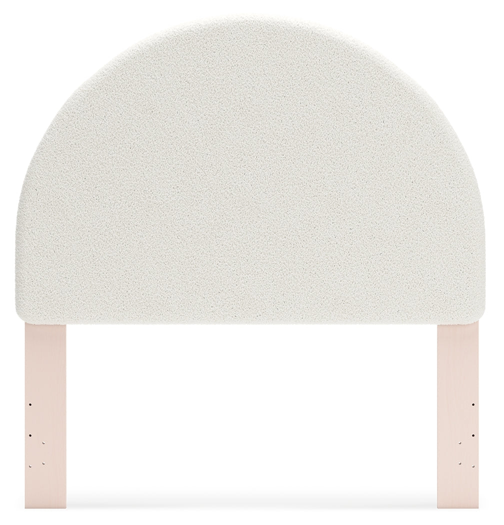 Wistenpine Full Upholstered Panel Headboard with Mirrored Dresser and 2 Nightstands in Blush - PKG018931