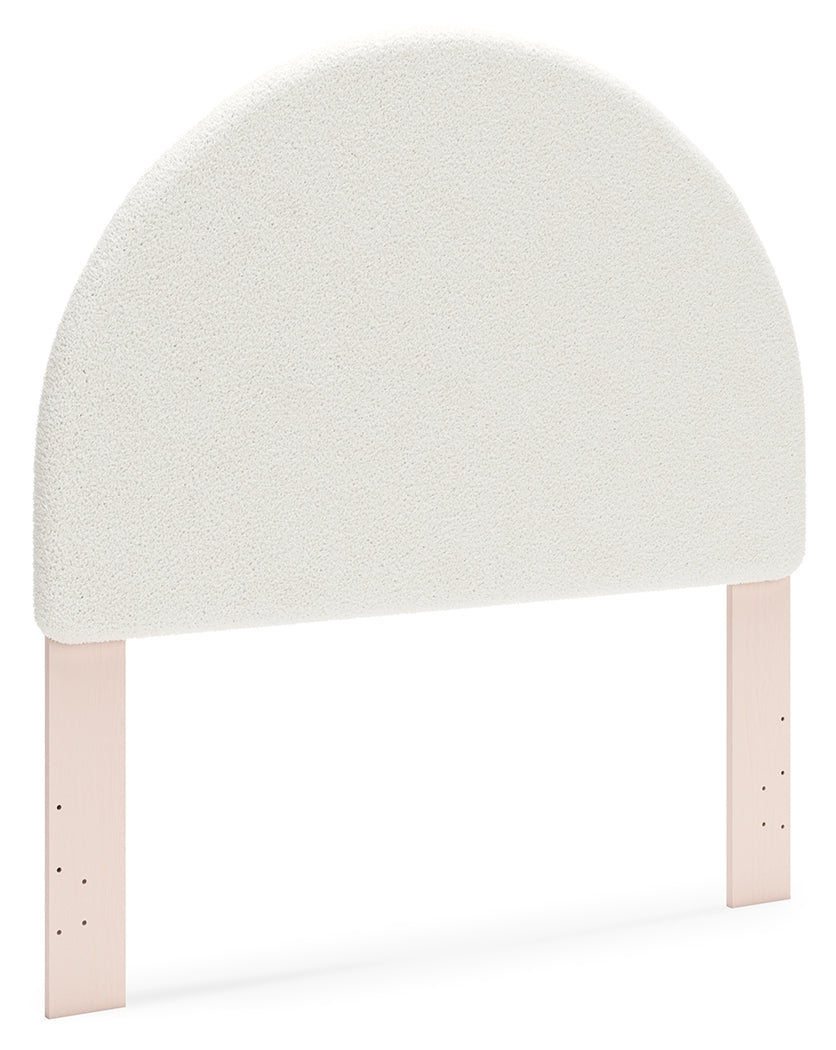 Wistenpine Full Upholstered Panel Headboard with Mirrored Dresser and 2 Nightstands in Blush - PKG018931