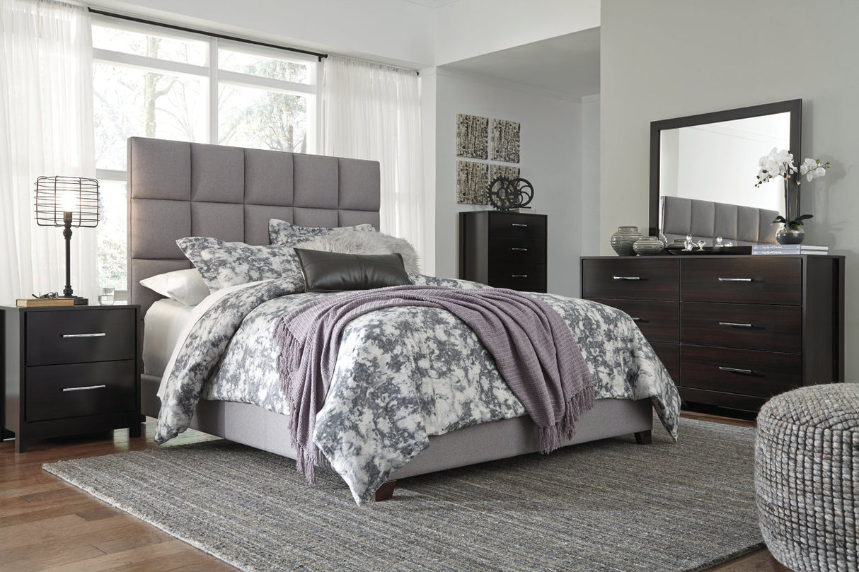 Dolante Gray Queen Upholstered Bed -  - Luna Furniture