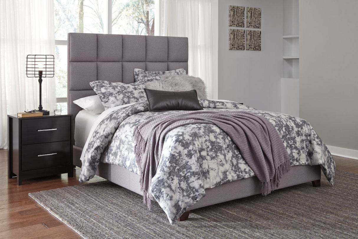 Dolante Gray Queen Upholstered Bed -  - Luna Furniture