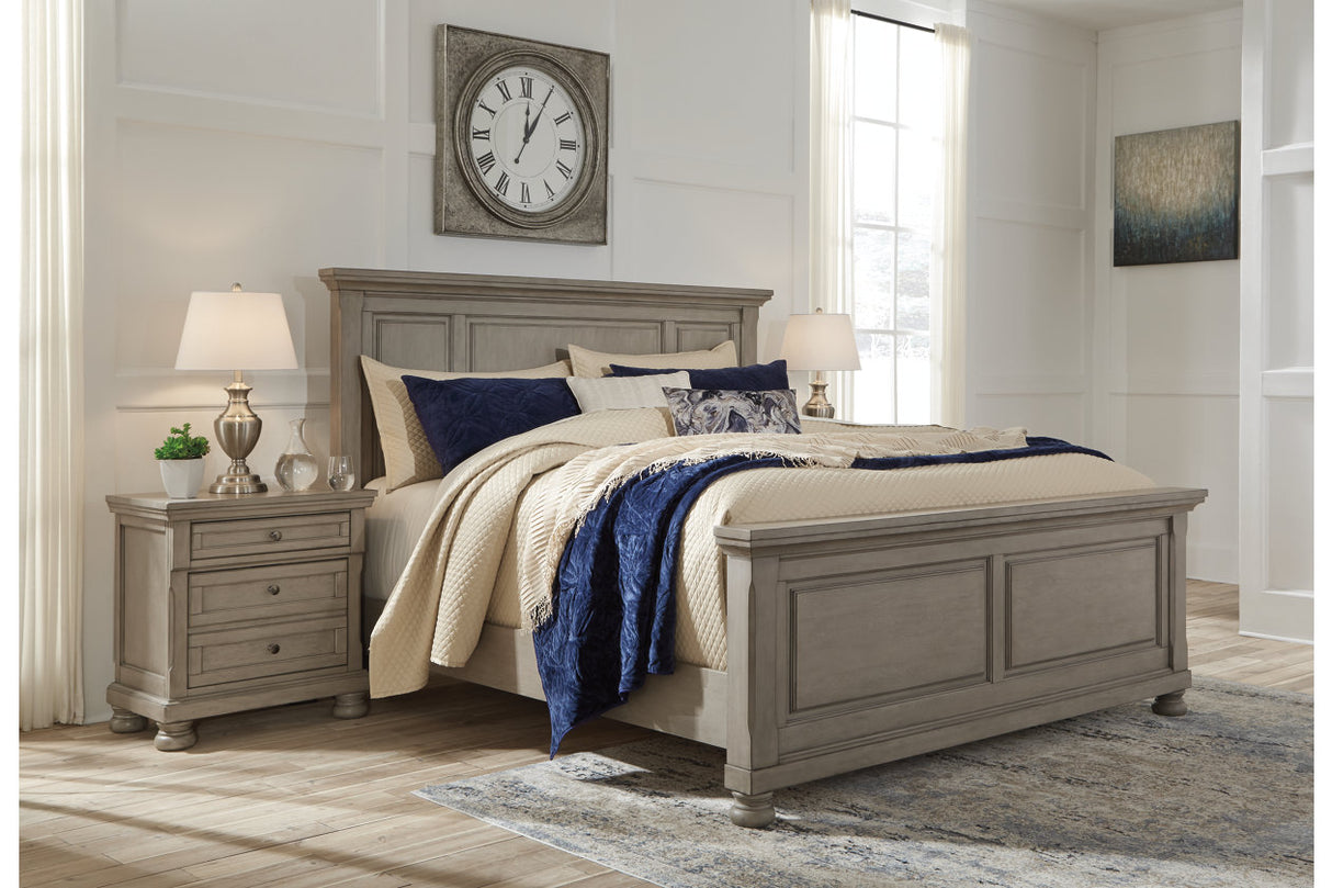 Lettner Light Gray Queen Panel Bed - Ashley - Luna Furniture