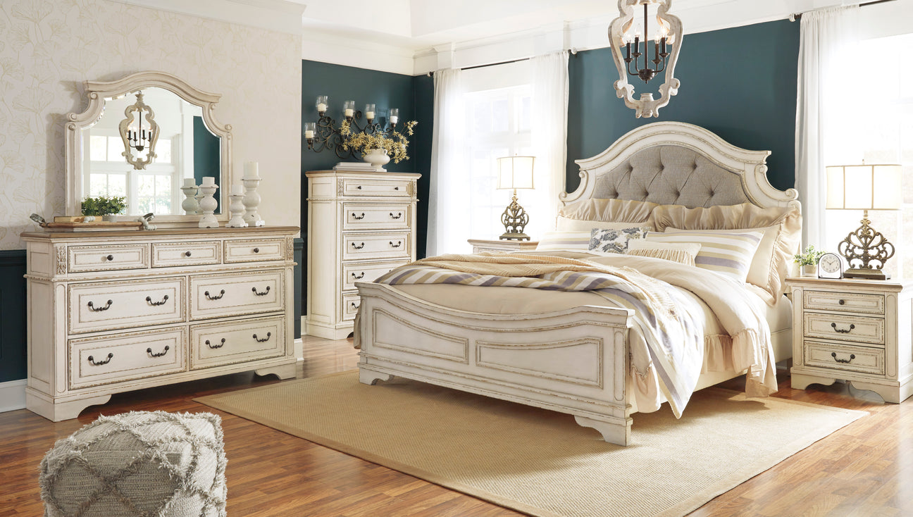 Realyn Chipped White Panel Bedroom Set - Luna Furniture