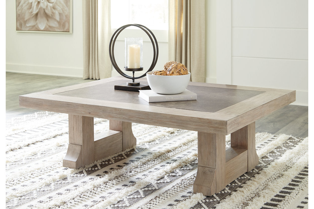 Hennington Light Brown Coffee Table – Luna Furniture