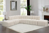 Arc Boucle Fabric 7pc. Sectional Cream from Meridian - Luna Furniture