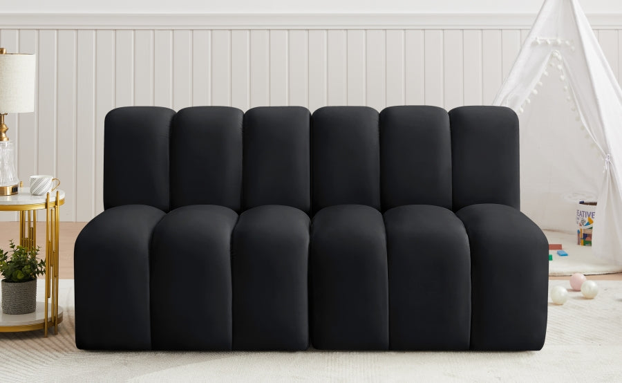 Arc Velvet 2pc. Sectional Black from Meridian - Luna Furniture