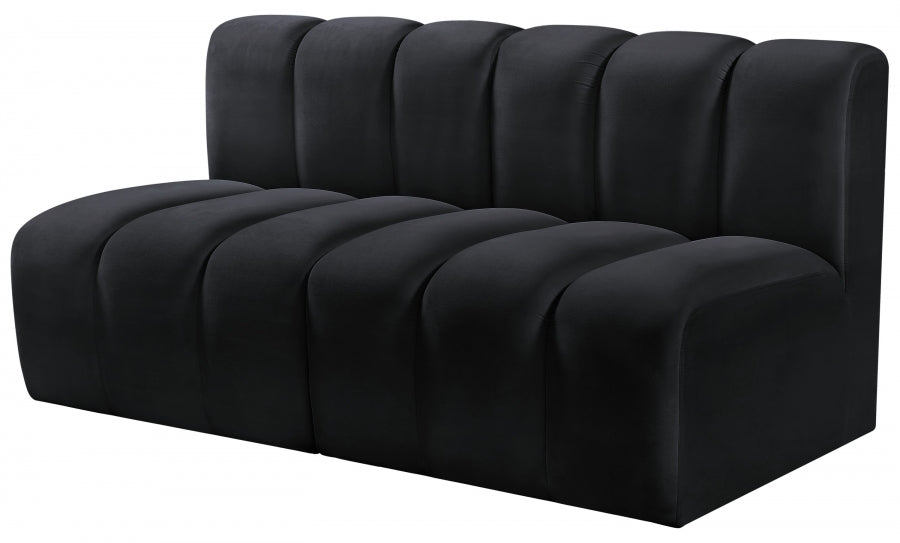 Arc Velvet 2pc. Sectional Black from Meridian - Luna Furniture