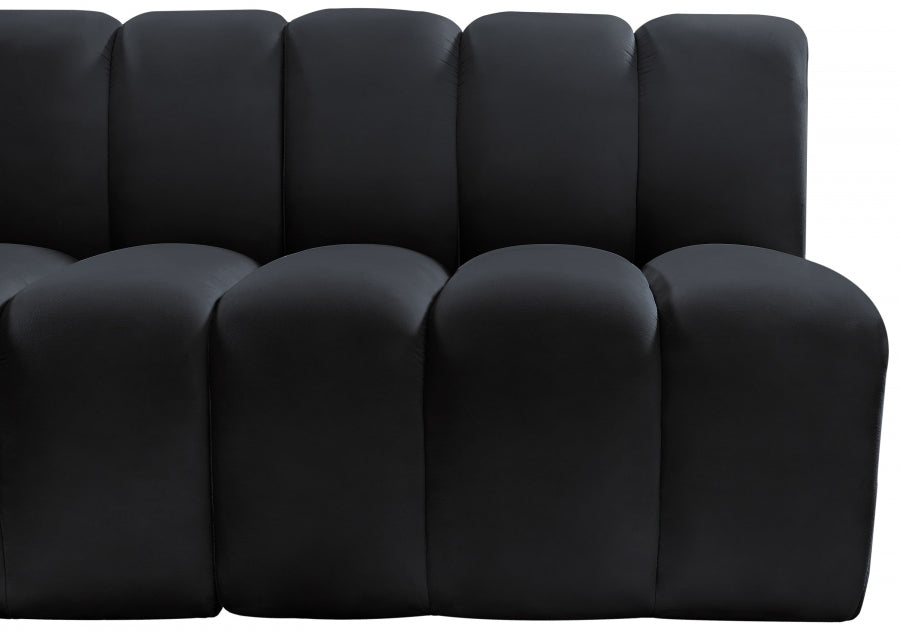 Arc Velvet 2pc. Sectional Black from Meridian - Luna Furniture