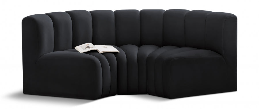 Arc Velvet 3pc. Sectional Black from Meridian - Luna Furniture