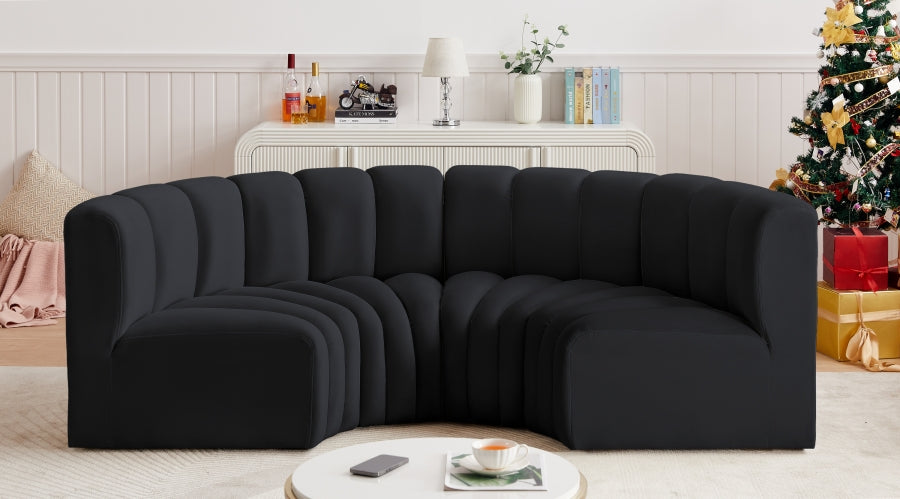 Arc Velvet 4pc. Sectional Black from Meridian - Luna Furniture