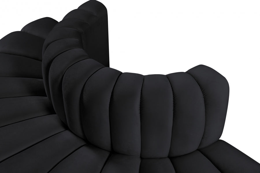 Arc Velvet 4pc. Sectional Black from Meridian - Luna Furniture