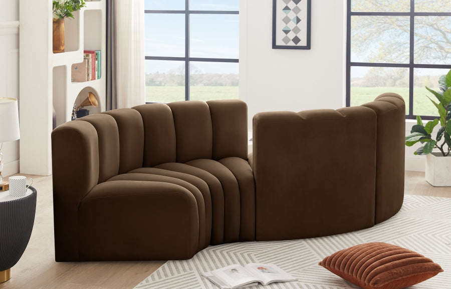 Arc Velvet 4pc. Sectional Brown from Meridian - Luna Furniture