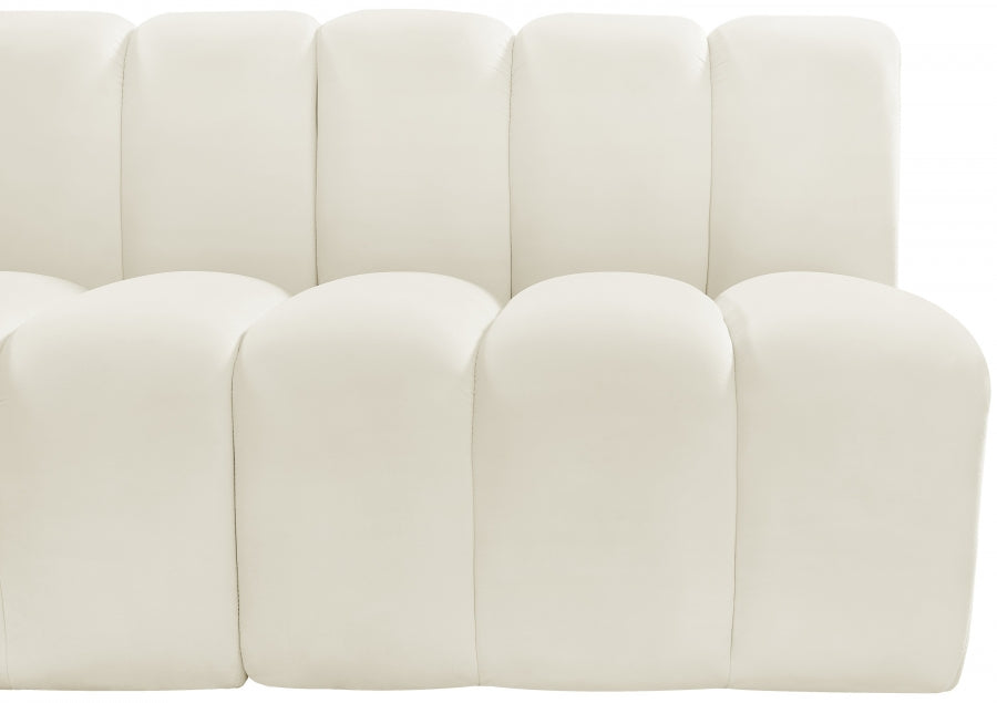 Arc Velvet 4pc. Sectional Cream from Meridian - Luna Furniture