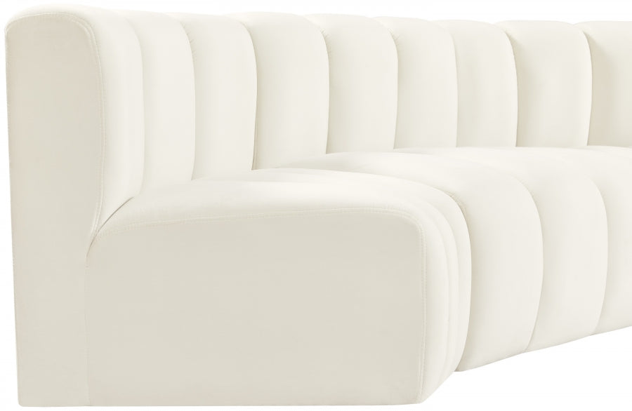 Arc Velvet 4pc. Sectional Cream from Meridian - Luna Furniture