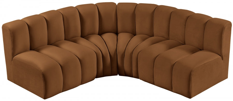 Arc Velvet 4pc. Sectional Saddle from Meridian - Luna Furniture