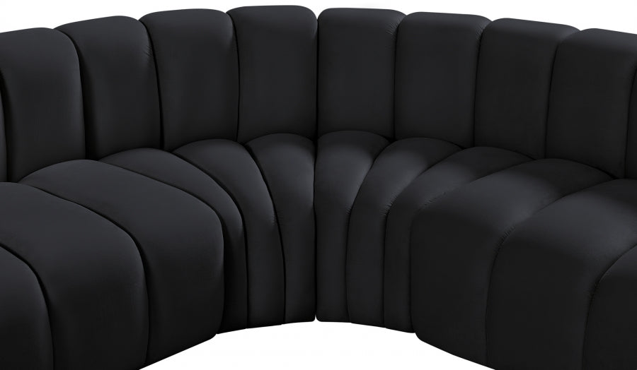 Arc Velvet 5pc. Sectional Black from Meridian - Luna Furniture