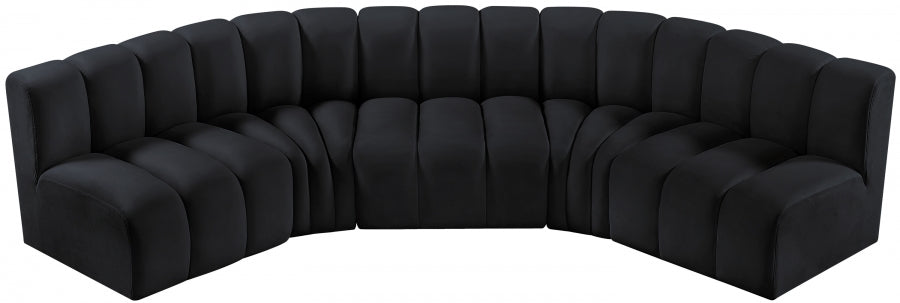 Arc Velvet 5pc. Sectional Black from Meridian - Luna Furniture