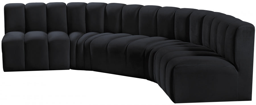 Arc Velvet 5pc. Sectional Black from Meridian - Luna Furniture