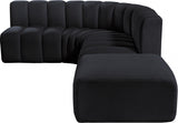 Arc Velvet 5pc. Sectional Black from Meridian - Luna Furniture