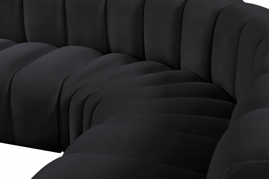 Arc Velvet 5pc. Sectional Black from Meridian - Luna Furniture