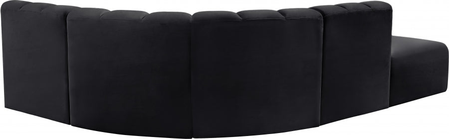 Arc Velvet 5pc. Sectional Black from Meridian - Luna Furniture