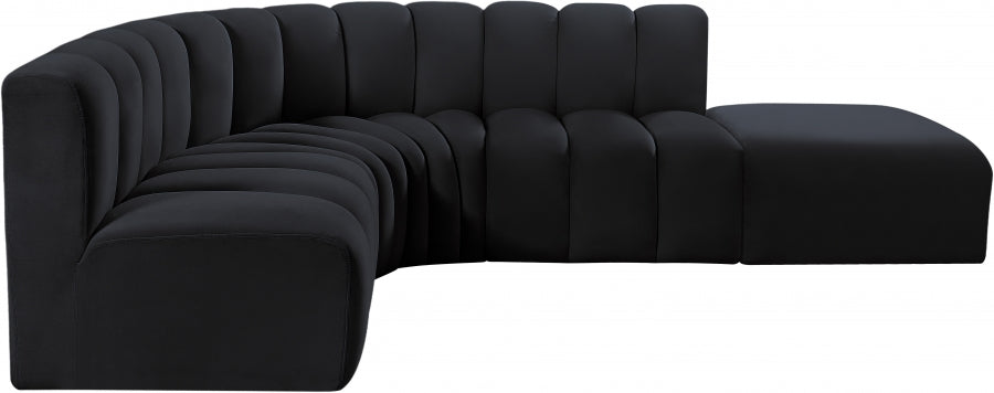 Arc Velvet 5pc. Sectional Black from Meridian - Luna Furniture