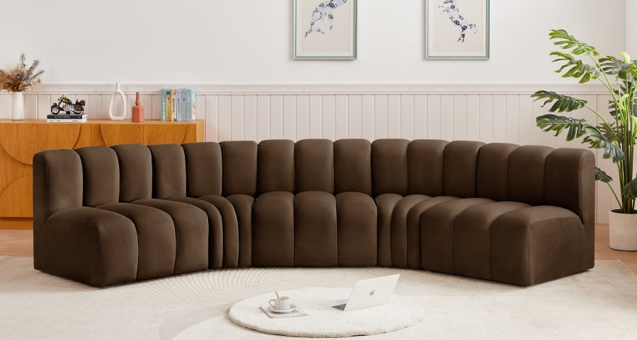 Arc Velvet 5pc. Sectional Brown from Meridian - Luna Furniture