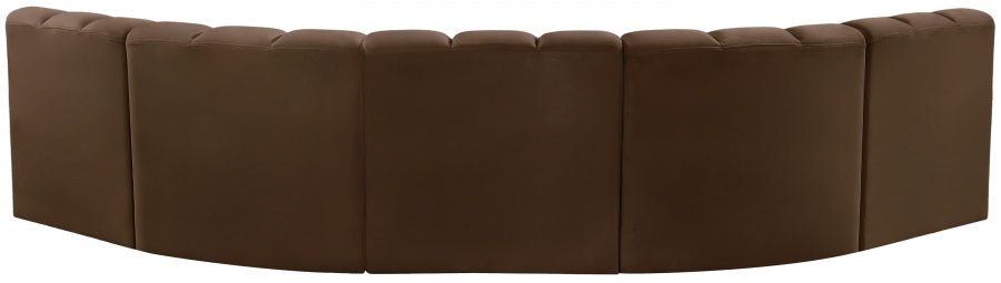 Arc Velvet 5pc. Sectional Brown from Meridian - Luna Furniture