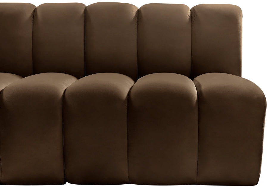 Arc Velvet 5pc. Sectional Brown from Meridian - Luna Furniture