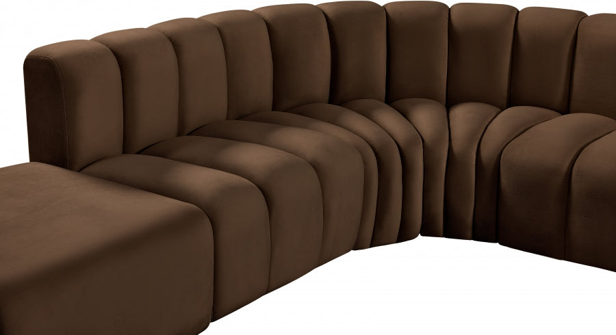 Arc Velvet 5pc. Sectional Brown from Meridian - Luna Furniture