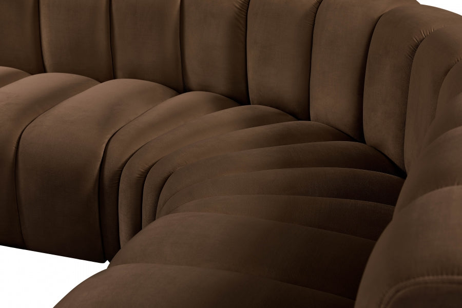 Arc Velvet 5pc. Sectional Brown from Meridian - Luna Furniture