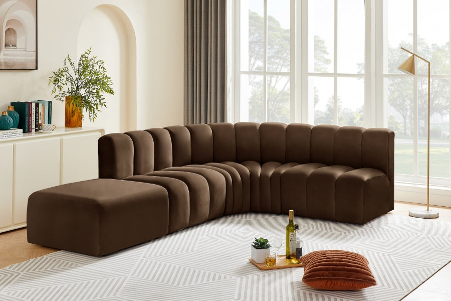 Arc Velvet 5pc. Sectional Brown from Meridian - Luna Furniture