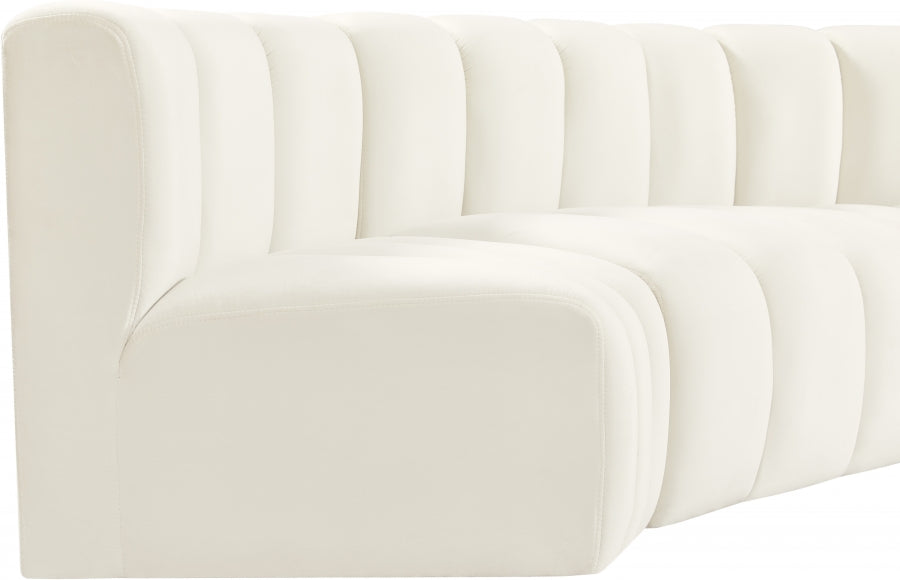 Arc Velvet 5pc. Sectional Cream from Meridian - Luna Furniture