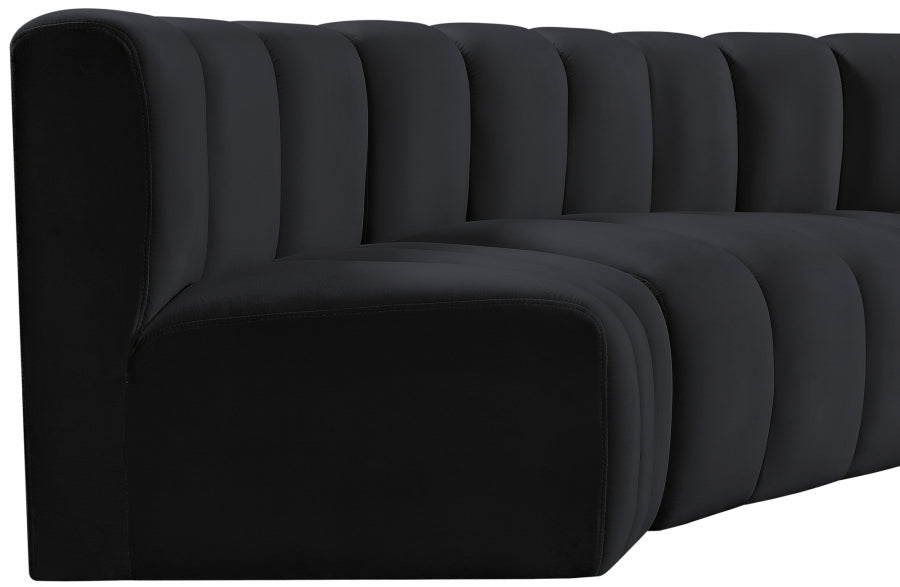 Arc Velvet 6pc. Sectional Black from Meridian - Luna Furniture