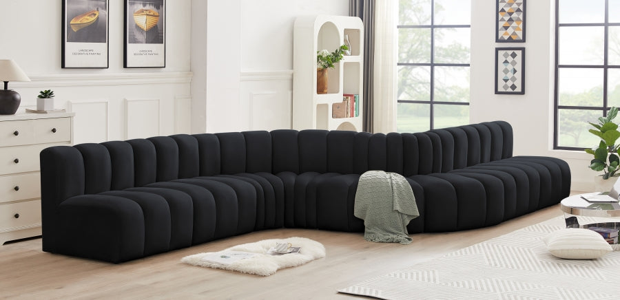 Arc Velvet 8pc. Sectional Black from Meridian - Luna Furniture