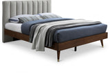 Vance Beige Mid-Century Modern Linen Textured King Bed from Meridian - Luna Furniture