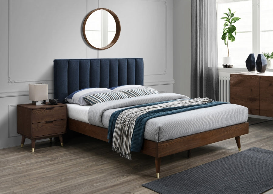 Vance Blue Mid-Century Modern Linen Textured King Bed from Meridian - Luna Furniture