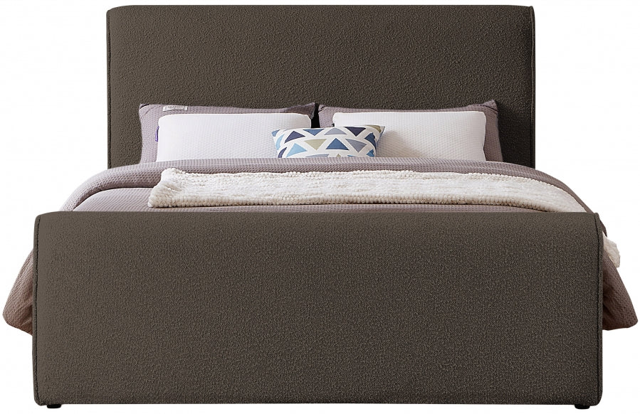 Brown Stylus Boucle Fabric King Bed from Meridian - Luna Furniture