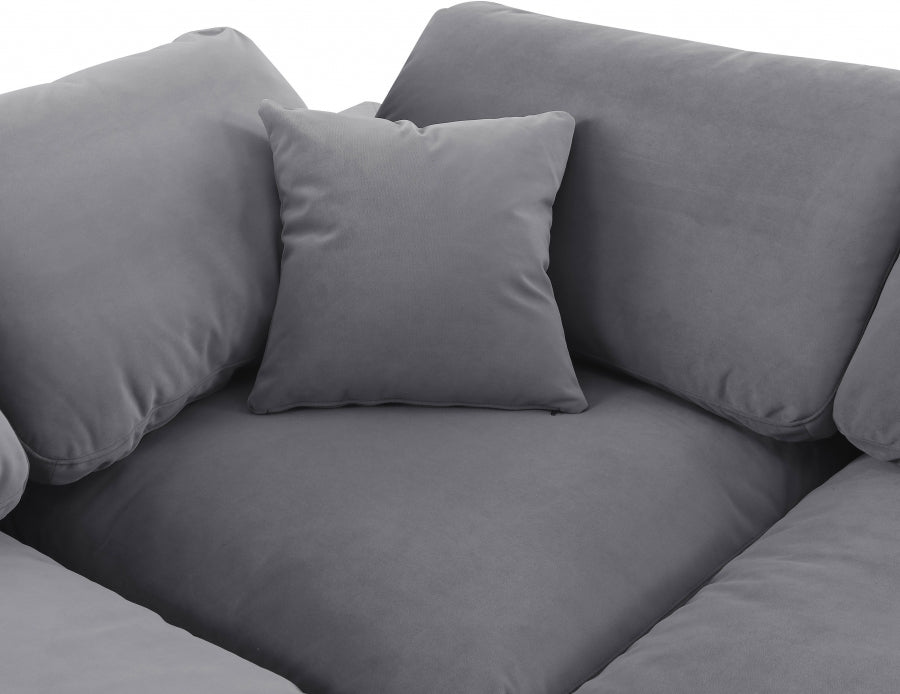 Comfy Velvet Sectional Grey from Meridian - Luna Furniture