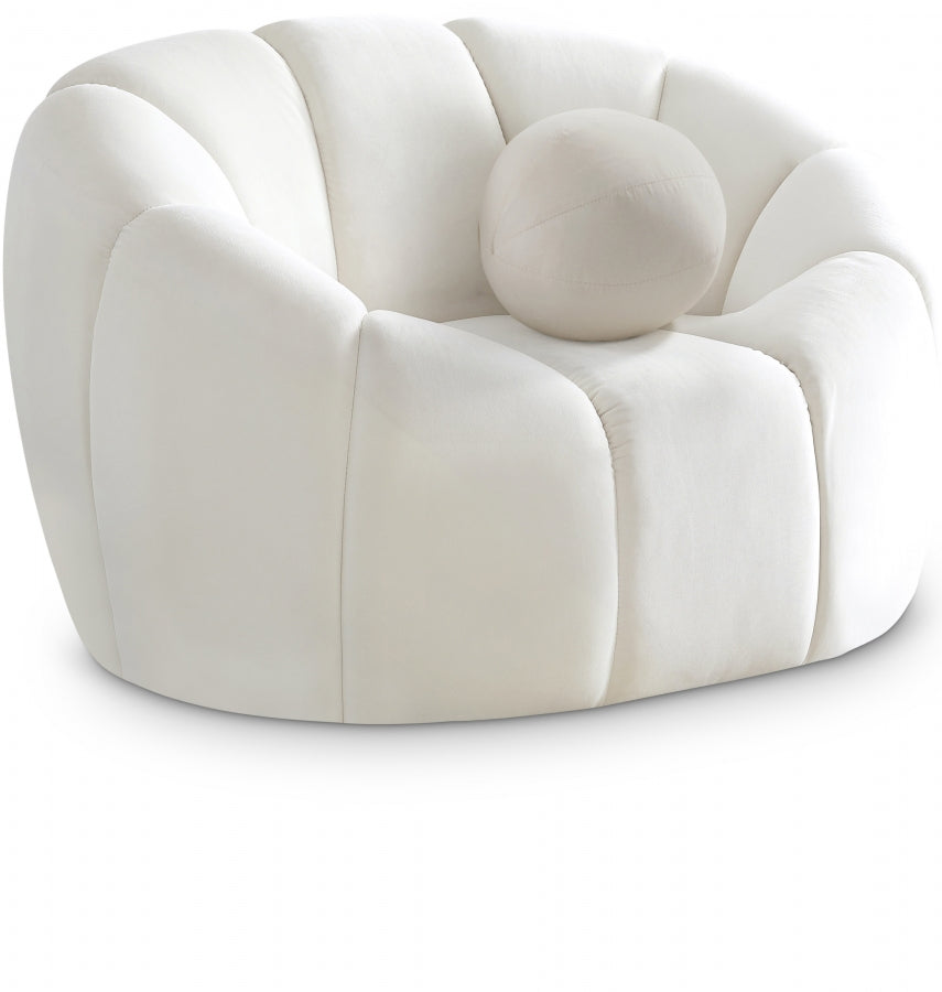 Elijah Cream Velvet Chair from Meridian - Luna Furniture